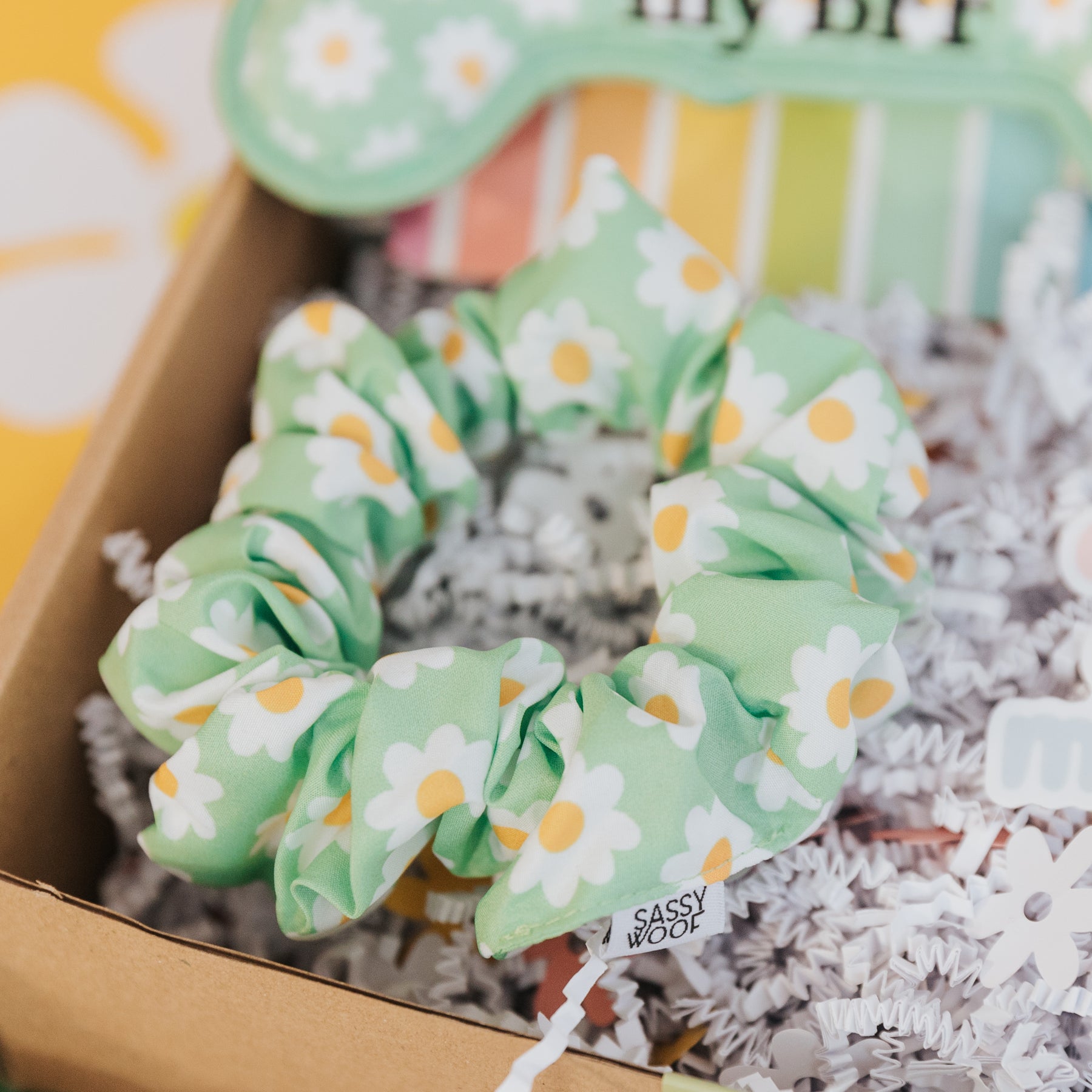 Daisy Scrunchie